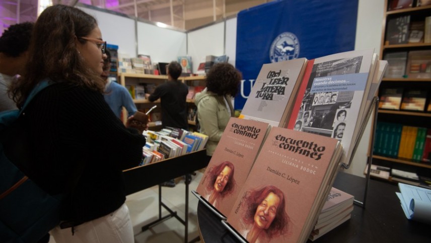 imagen EDIUNC presenta novedades en la Feria Internacional del Libro de Mendoza