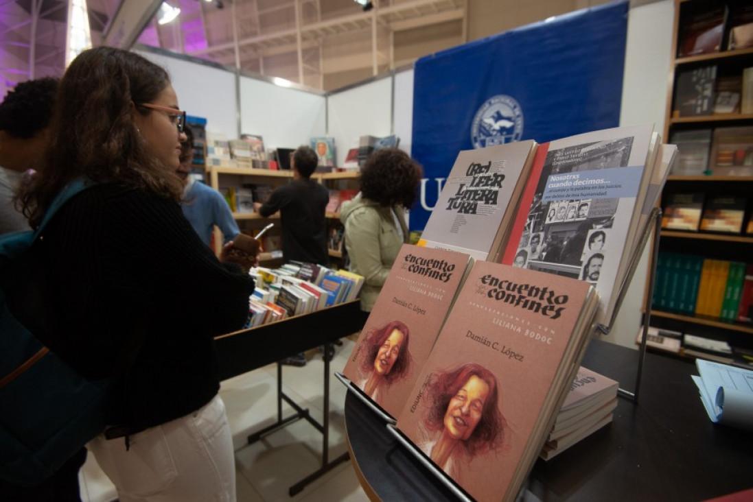 imagen EDIUNC presenta novedades en la Feria Internacional del Libro de Mendoza